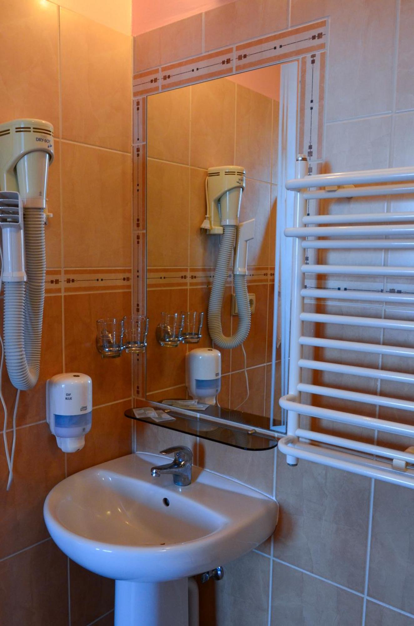 Viesbutis Ventaine Hotel Ventė Kültér fotó